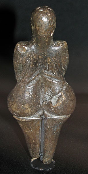 Rear view of the Venus of Dolní Věstonice, discovered by Karel Absolon in Dolní Věstonice, south of Brno, Moravia (now the Czech Republic) (photo by Don Hitchcock, donsmaps.com)