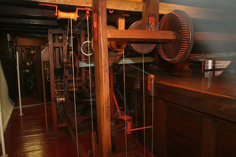 View above the ceiling of the mechanism that drives the Planetarium of Eise Eisinga, in Franeker, Friesland (Wikimedia commons)