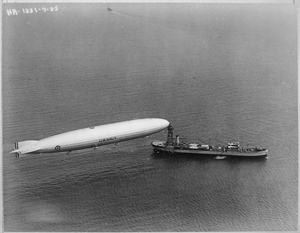 USS Shenandoah (ZR-1) moored to tender, USS Patoka, 1924? (Wikimedia commons)