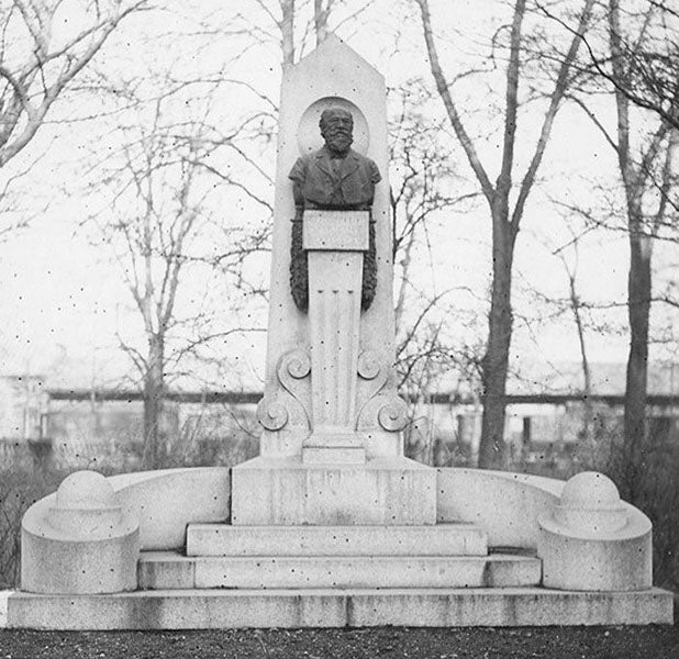 Memorial to Hermann Hellriegel with recast bronze bust, Bahnhofstrasse, Bernberg, Germany (hs.anhalt.de)