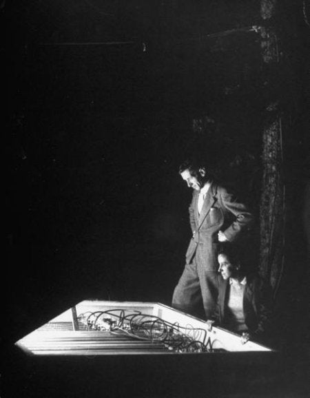 Giuseppe Cocconi and his wife Vanna, examining some cosmic ray detectors, undated photograph (centauri-dreams.org)