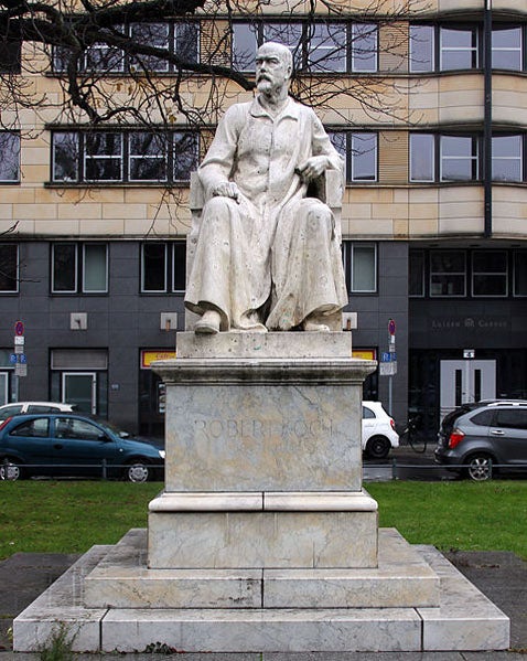 Statue of Robert Koch, in Robert Koch Platz, Berlin, erected in 1916 (Wikimedia commons)
