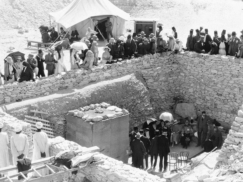 Tourists crowding the entrance to the tomb of Tutankhamun in February 1923, photograph, National Geographic (Wikimedia commons)