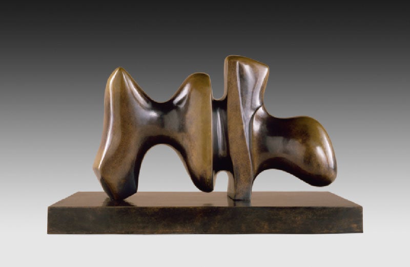 Animal Form, bronze sculpture by Henry Spencer Moore, 18 × 29 1/2 × 13 inches, cast 8/9, 1971, Nelson-Atkins Museum of Art, Kansas City, Mo. (art.nelson-atkins.org)