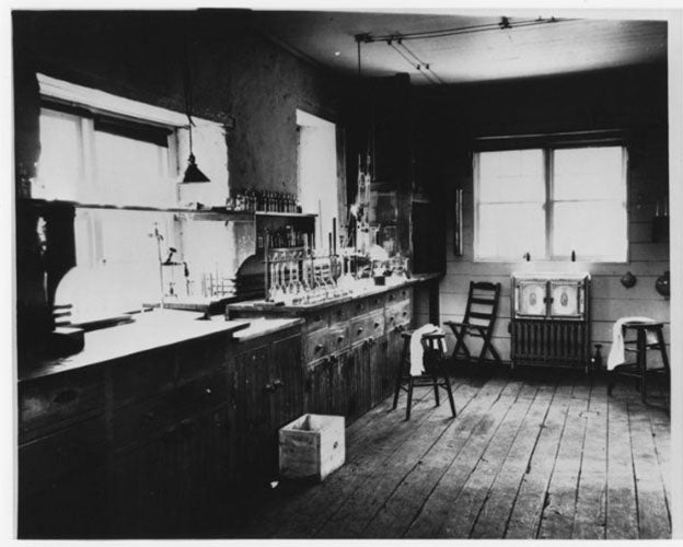 Wallace Carothers’ laboratory at the Dupont Experimental Station, Hagley Museum and Library (digital.hagley.org)