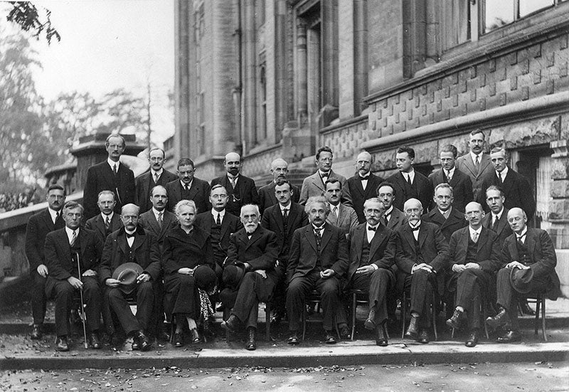 Group portrait of the participants at the 1927 Solvay Conference in Brussels; Lawrence  Bragg is 3rd from left in the second row, just behind Max Planck and Marie Curie (Wikimedia commons)