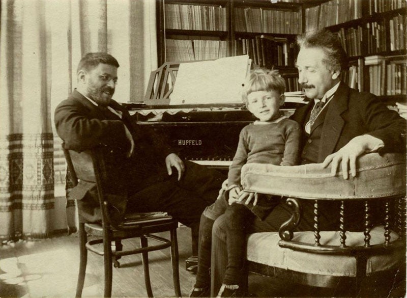 Albert Einstein with Paul Ehrenfest and his son at their home in Leyden, undated photograph, Leo Baeck Institute (lbi.org)