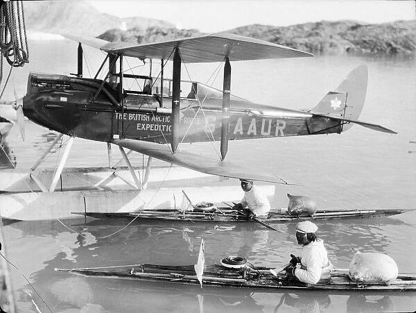 De Havilland Gipsy Moth, one of two aircraft that accompanied the BAARE; they were not useful, as it turned out, photo by Henry Iliffe Cozens, 1930, Scott Polar Research Institute (spriprints.com)