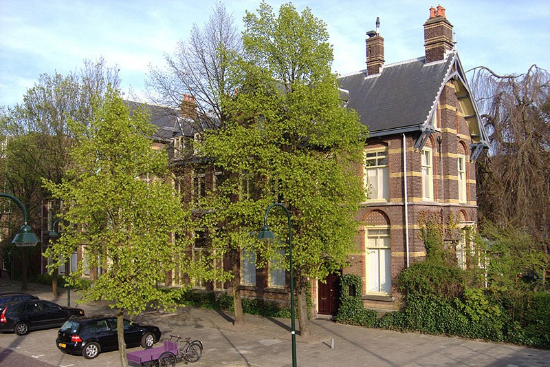 The former home of the Laboratory of Microbiology at Delft University of Technology, founded by Martinus Beijerinck, and where he discovered viruses in 1898 (Wikimedia commons)