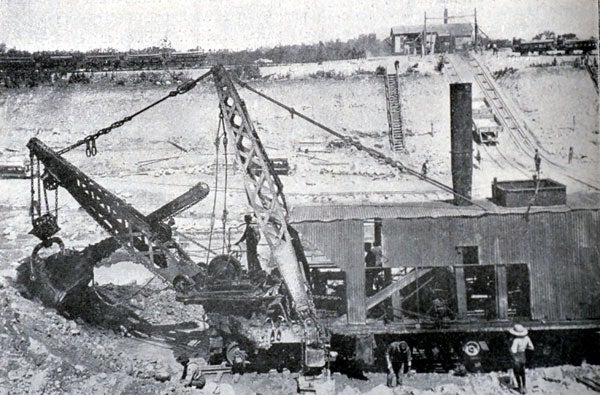 Osgood Steam Shovel at work. Image source: Hill, Charles Shattuck. The Chicago Main Drainage Channel. A Description of the Machinery Used and Methods of Work Adopted in Excavating the 28-Mile Drainage Canal from Chicago to Lockport, Ill. New York: The Engineering News Publishing Co., 1896, p. 42.