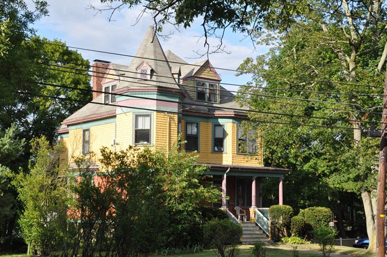 The Charles Maynard House, where Maynard lived from 1897 to 1929, 459 Crafts Street, Newton, Mass. (Wikimedia commons)
