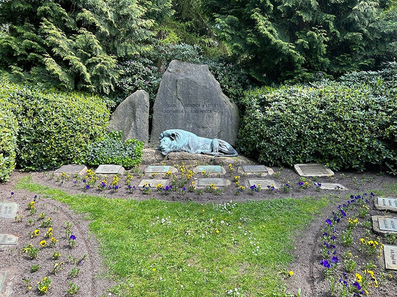 Gravestone of Carl Hagenbeck, Ohlsdorf Cemetery, Hamburg (findagrave.com)