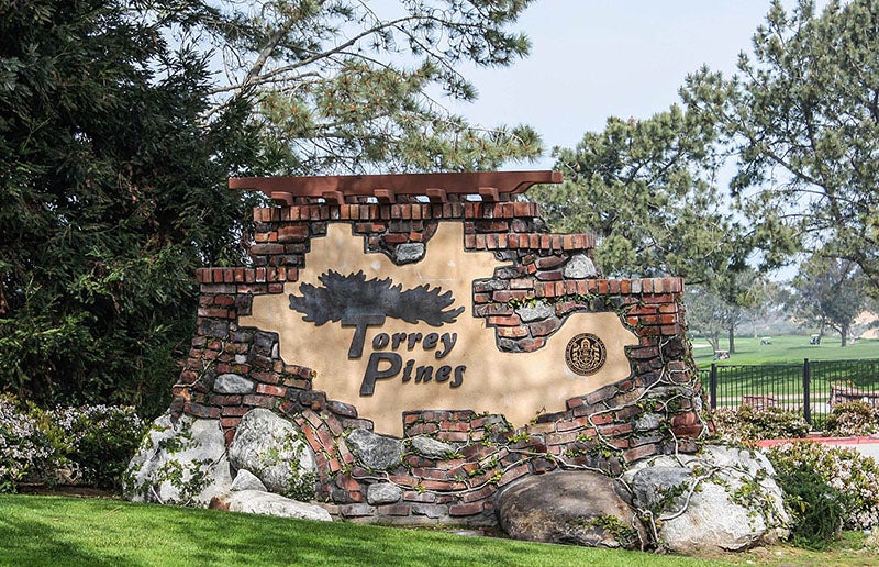 The welcome sign for Torrey Pines Golf Course, La Jolla, California (Wikimedia commons)