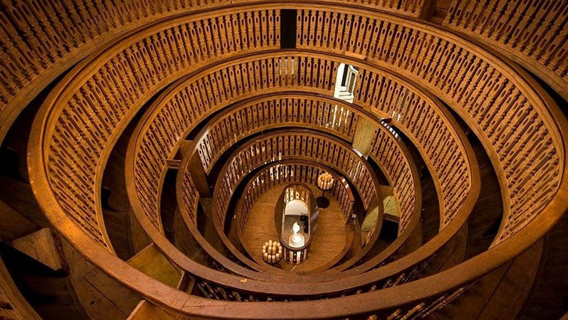 The anatomy theater at the Palazzo del Bo in Padua, recent photograph (Daily Art Magazine)