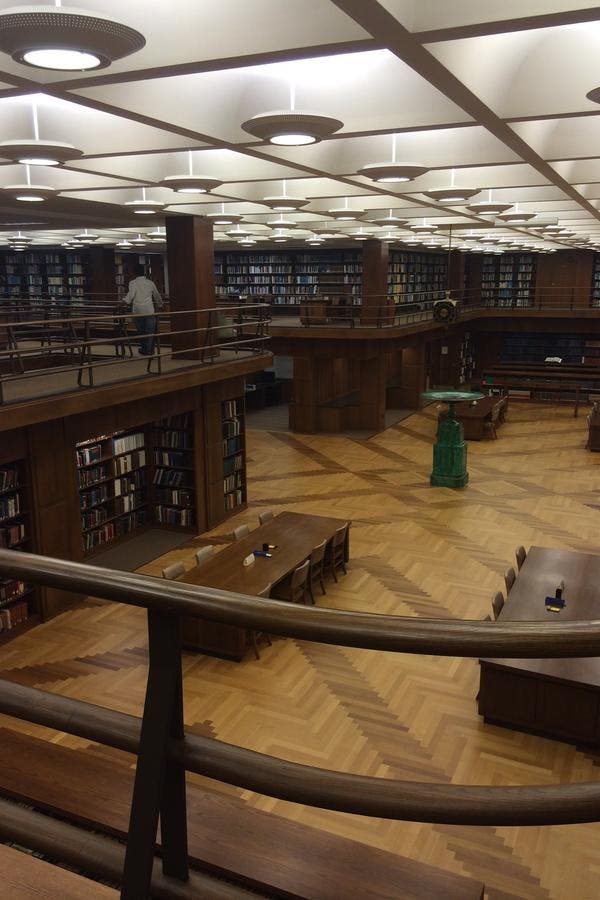 Linda Hall Library bets on print over digital Linda Hall Library