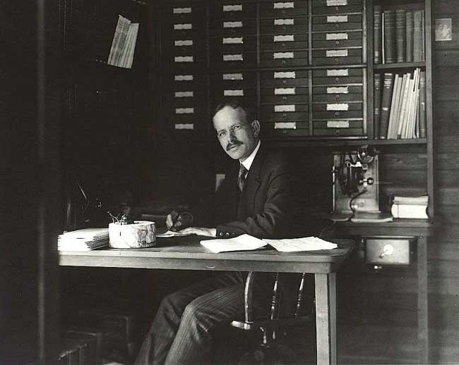 George Ellery Hale, photograph, 1905, Yerkes Observatory, University of Chicago (history.aip.org)