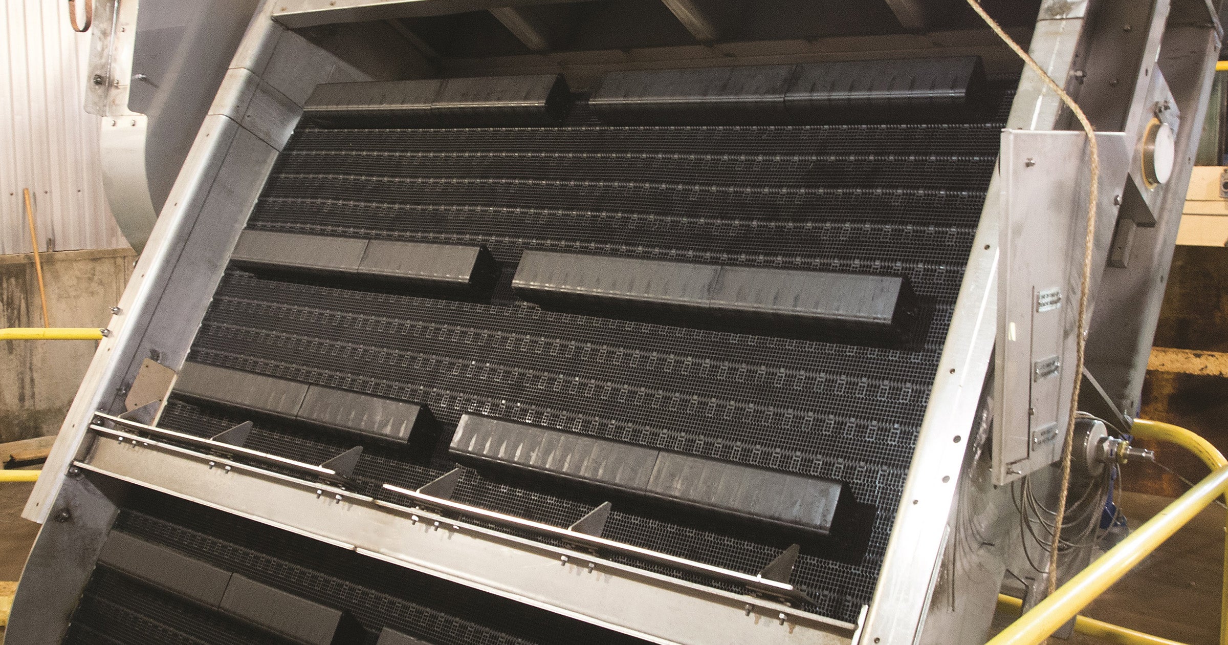 Hydrolox waterscreen with flghts coming out of the ground