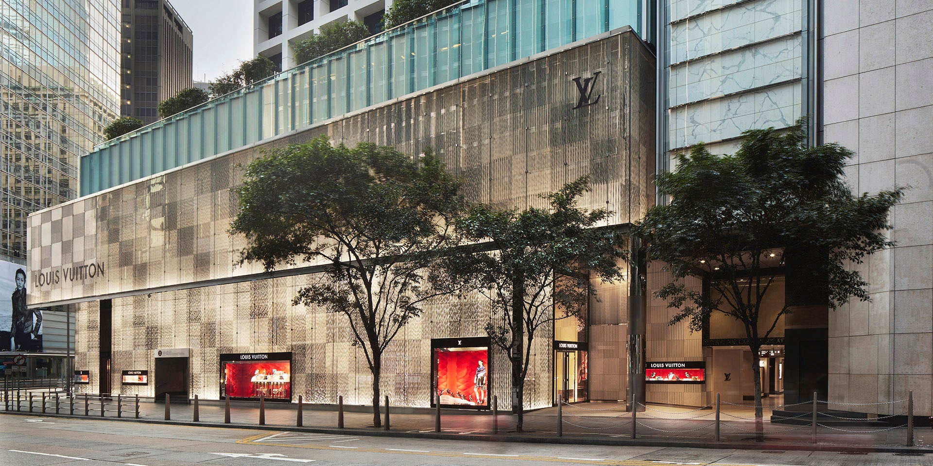 China, Hong Kong, Central District, Landmark atrium, french luxury shop Louis  Vuitton Stock Photo - Alamy