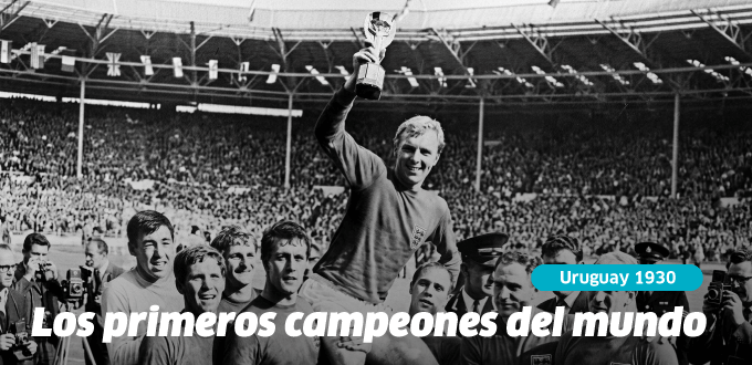 Uruguay 1930: celebración de los primeros campeones del mundo tras ganar el primer Mundial de fútbol.