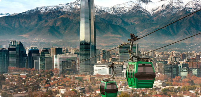 Teleférico de Santiago, vista de la Cordillera y el Costanera.