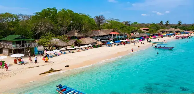 Islas del Rosario, Cartagena de Indias, Colombia: playas de aguas turquesas, arena blanca y paisajes del Caribe.