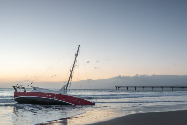 Sunken yacht near pier. Who's responsible for a South Carolina accident if one's rented?