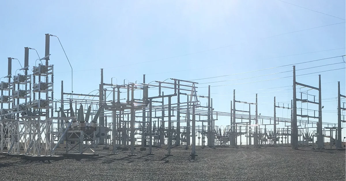 Conception de connexions en acier dans les structures de sous-stations et de transport d'énergie