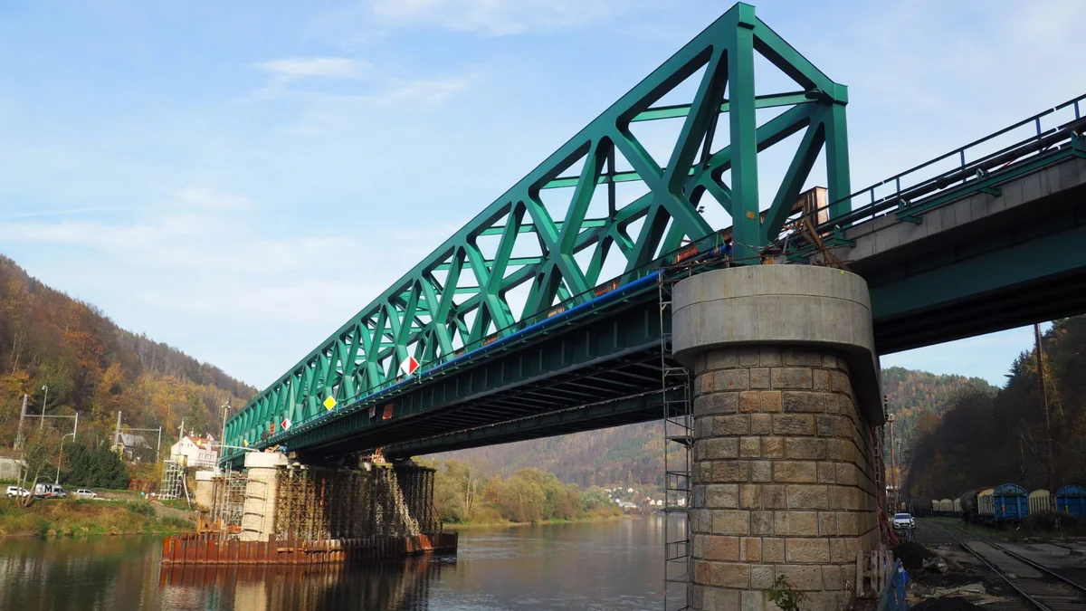 Details of the renovated railway bridge over the Elbe, Decin