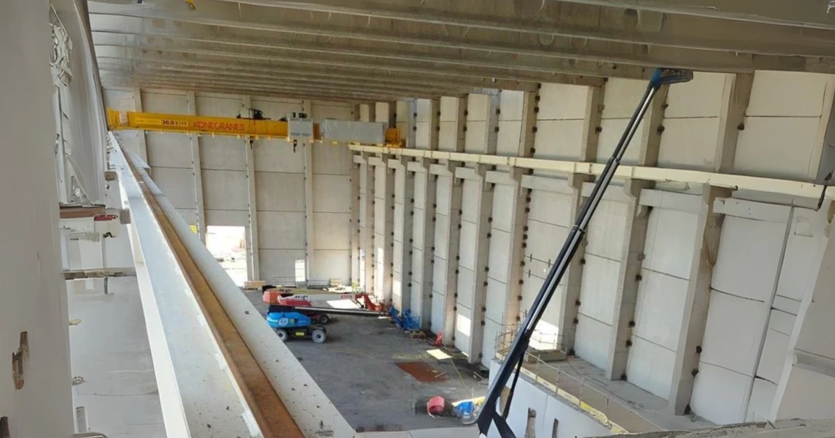 Poutre de pont roulant dans une usine de papier
