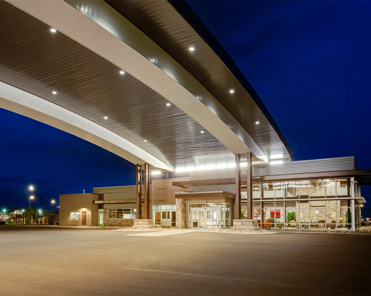 Durchfahrtsdach des Rocky Mountain Metropolitan Airport