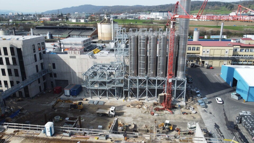 Diseño Estructural y Diseño de Uniones para 74 Silos de Material Reciclado bajo Cargas Extremas