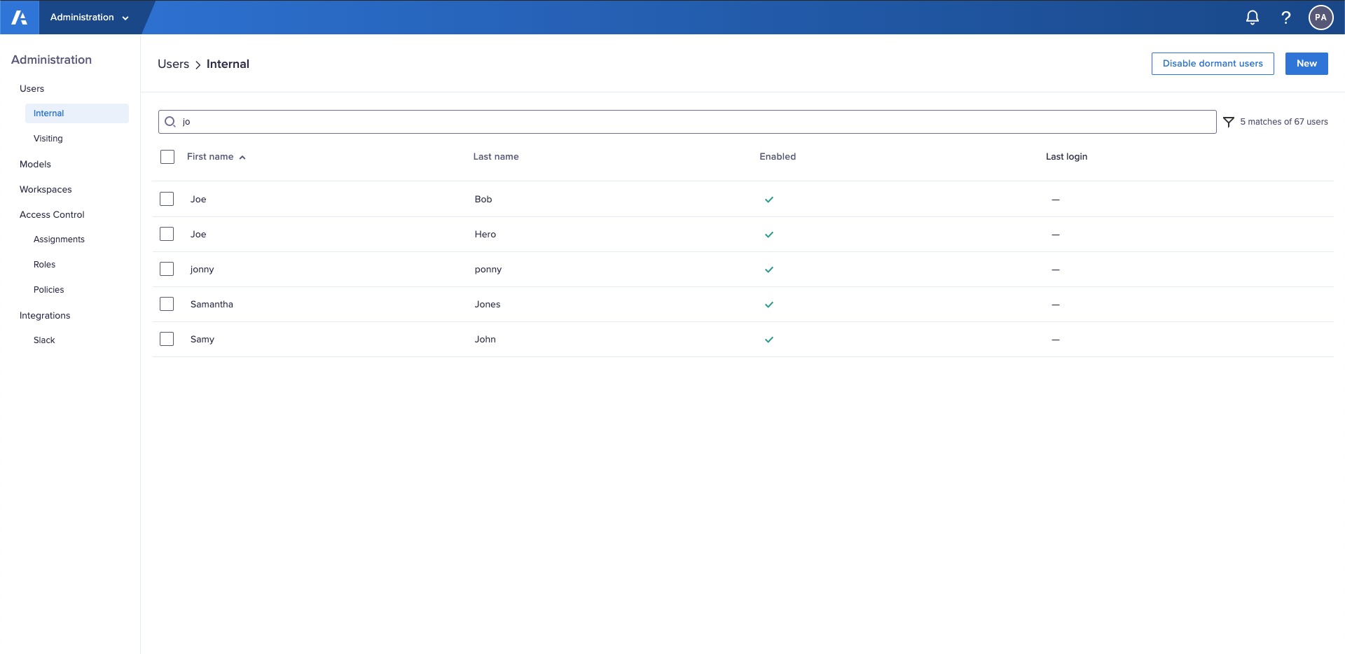 「jo」を検索している [Users] → Internal] の画面。ユーザー リストの結果には、姓と名のいずれかに「jo」を含むエントリーが表示されています。