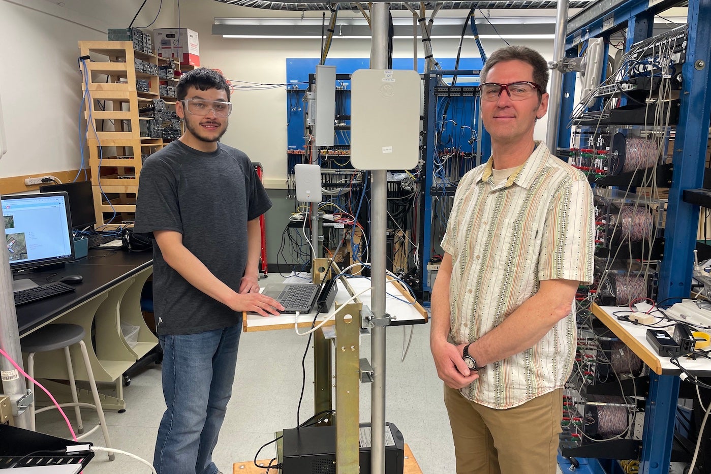 nait-staff-and-student-team-to-install-wireless-internet-in-peruvian-village-aHR0cHM6.jpg