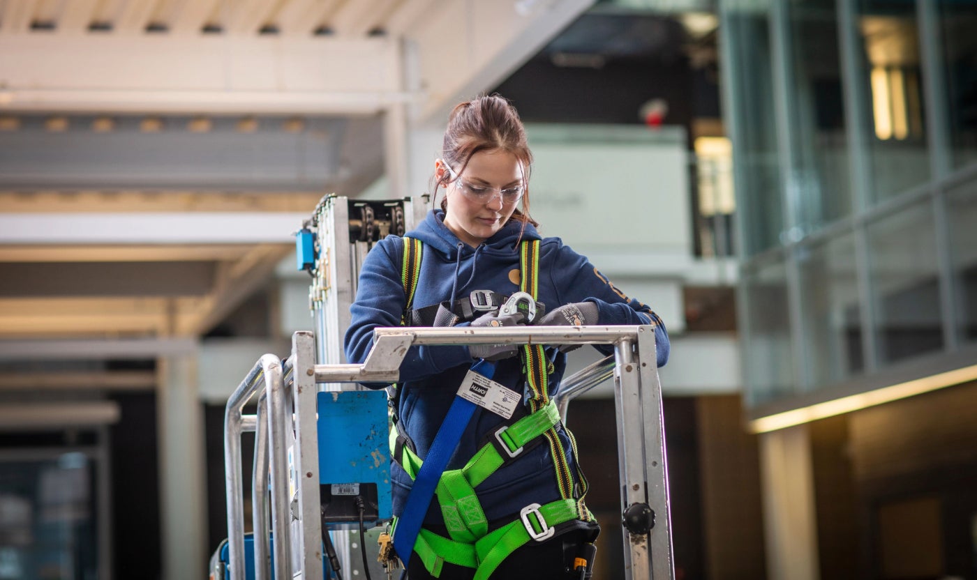 new-nait-program-to-bring-more-women-identifying-individuals-to-construction-energy-and-manufacturing-trades-aHR0cHM6.jpg