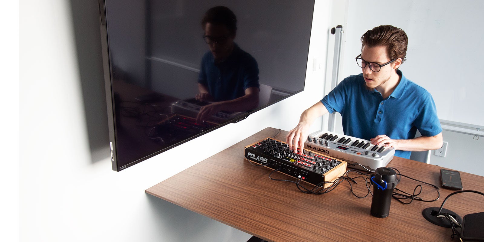 inspired-by-music-of-the-_80s-nait-grad-builds-synthesizer-from-scratch-aHR0cHM6.jpg