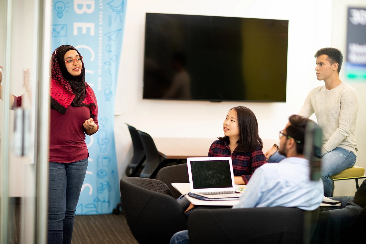 td-bank-group-supports-aspiring-nait-entrepreneurs-to-move-their-ideas-forward-aHR0cHM6.jpg
