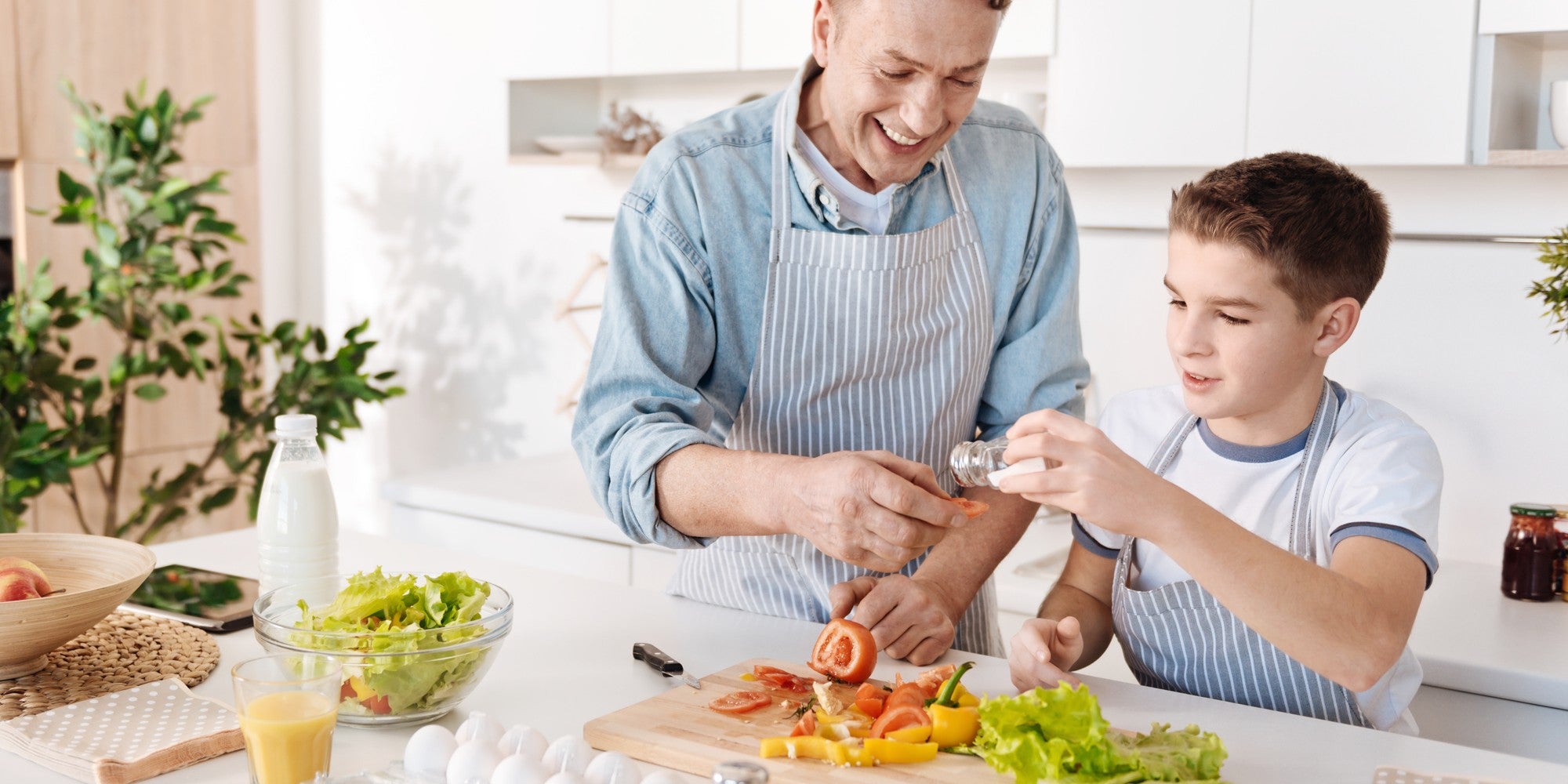 how-to-have-better-mealtimes-with-kids-aHR0cHM6.jpg