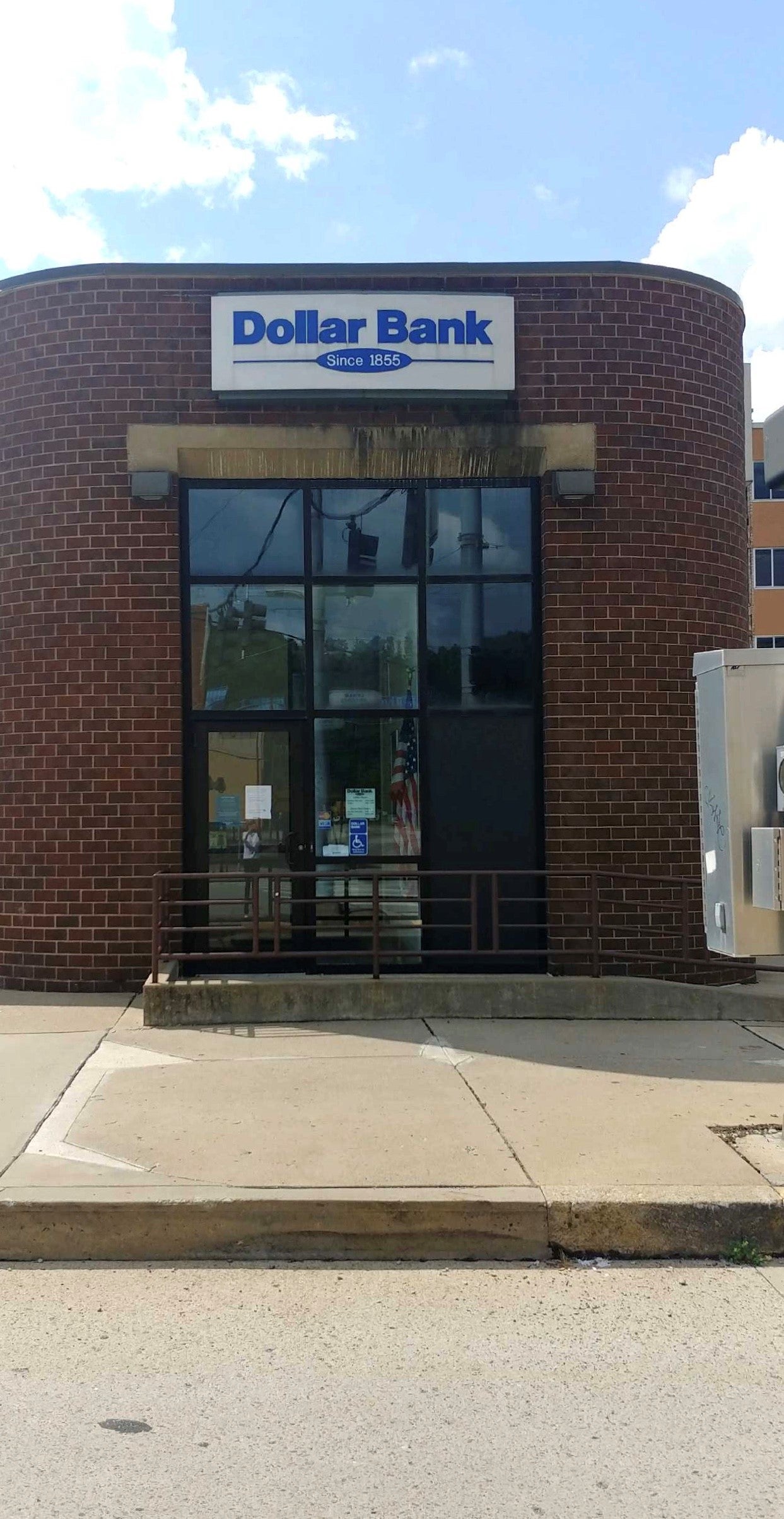 McKeesport Office | McKeesport, Pennsylvania | Dollar Bank