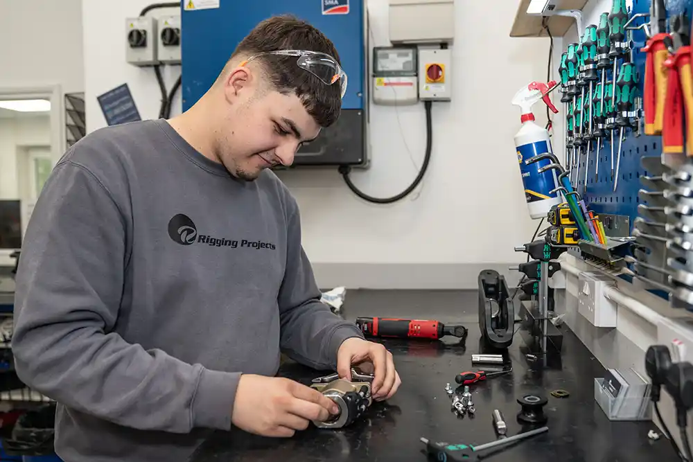 Rigging Projects student Bradley working in lab