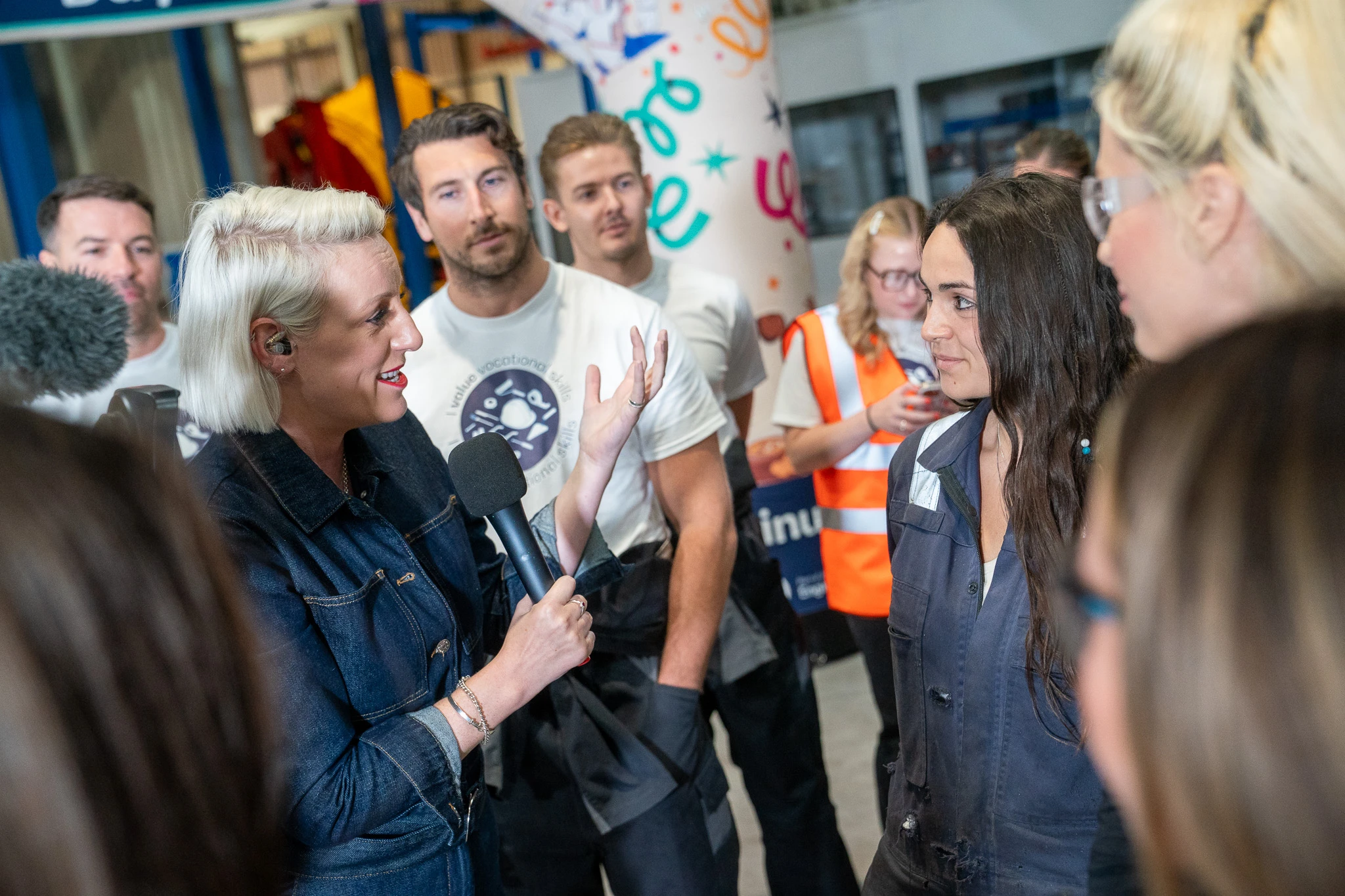 Steph talking to apprentices at VCD show