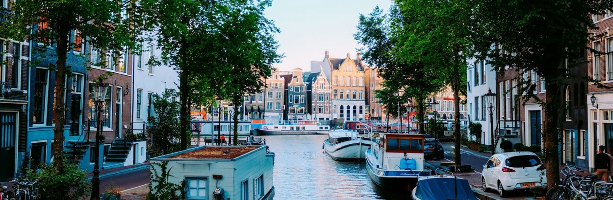 VU Amsterdam Summer School header image of a canal