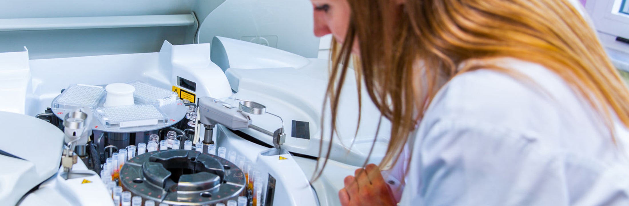 Wil je werken op het snijvlak van menselijke biologie en moleculaire biologie? Ben je geïnteresseerd in de interventies en technologieën die de volksgezondheid kunnen beïnvloeden? Dan is de master Biomedical Sciences aan de VU iets voor jou.