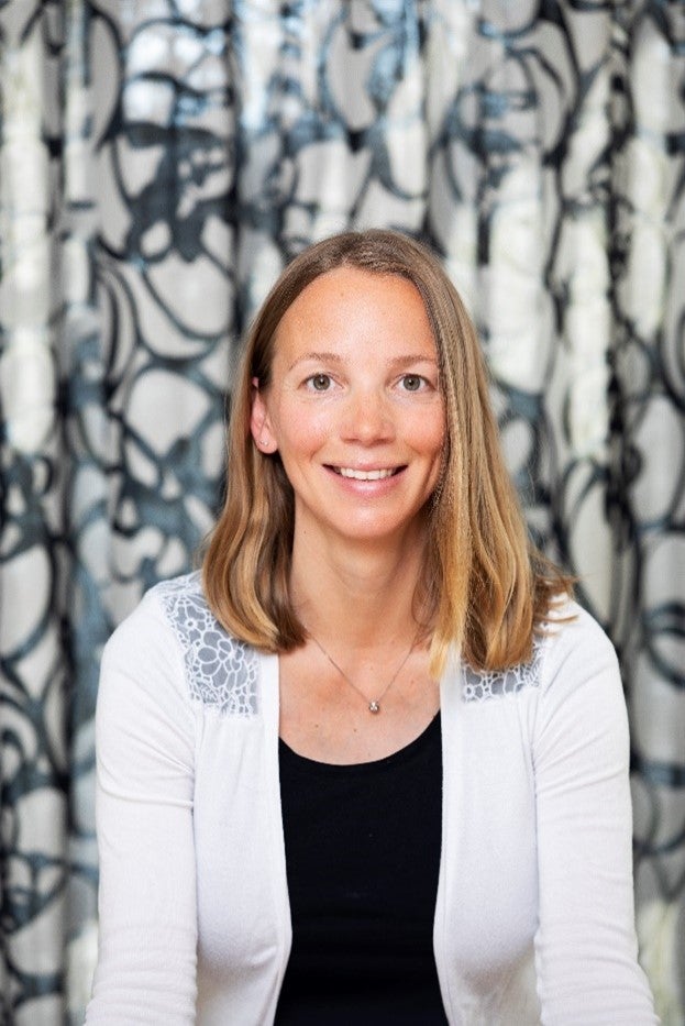 Portrait picture of Jenny van Dongen