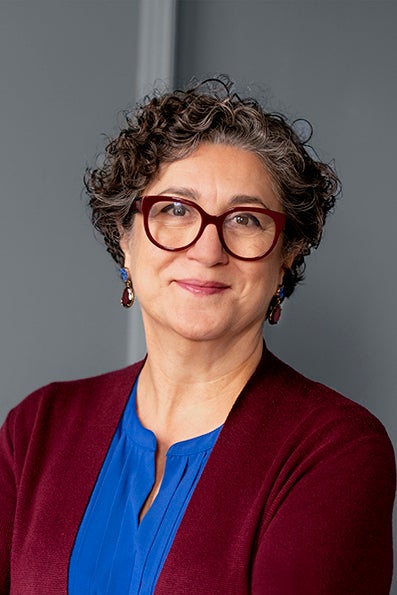 Portret Halleh Ghorashi, foto door Arend Oomen