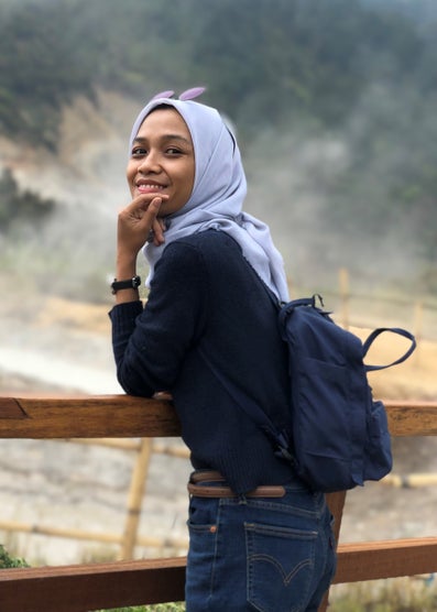 Hydrology alumna Mila on bridge