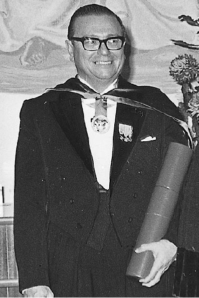 Uitreiking van het eredoctoraat van de Vrije Universiteit Amsterdam aan Efrain Jonkheer in 1965. 
