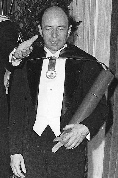 Uitreiking van het eredoctoraat van de Vrije Universiteit Amsterdam aan Jacques Ellul in 1965. 