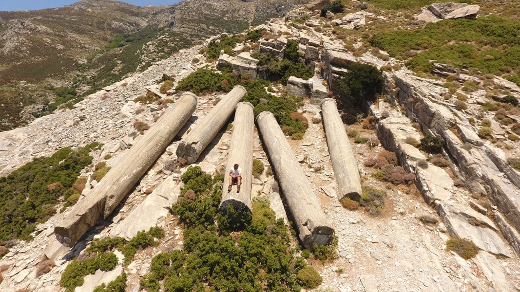 Kooi sitting on pillars in a remote area of Evvia wondering how the pillars got there