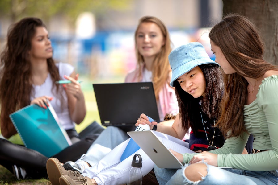 Need help with your thesis? Come to the ALP Writing Lab! - Vrije ...