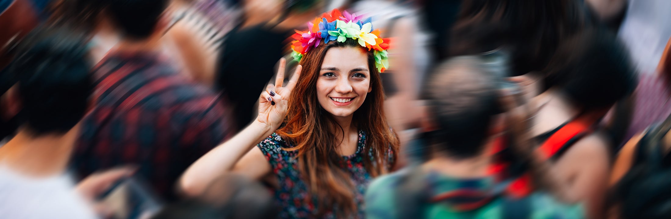 Meisje maakt een peace-teken